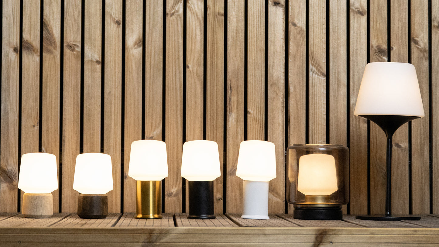 Ambience - Oslo base - Fot til Lamp Intelligent i eik