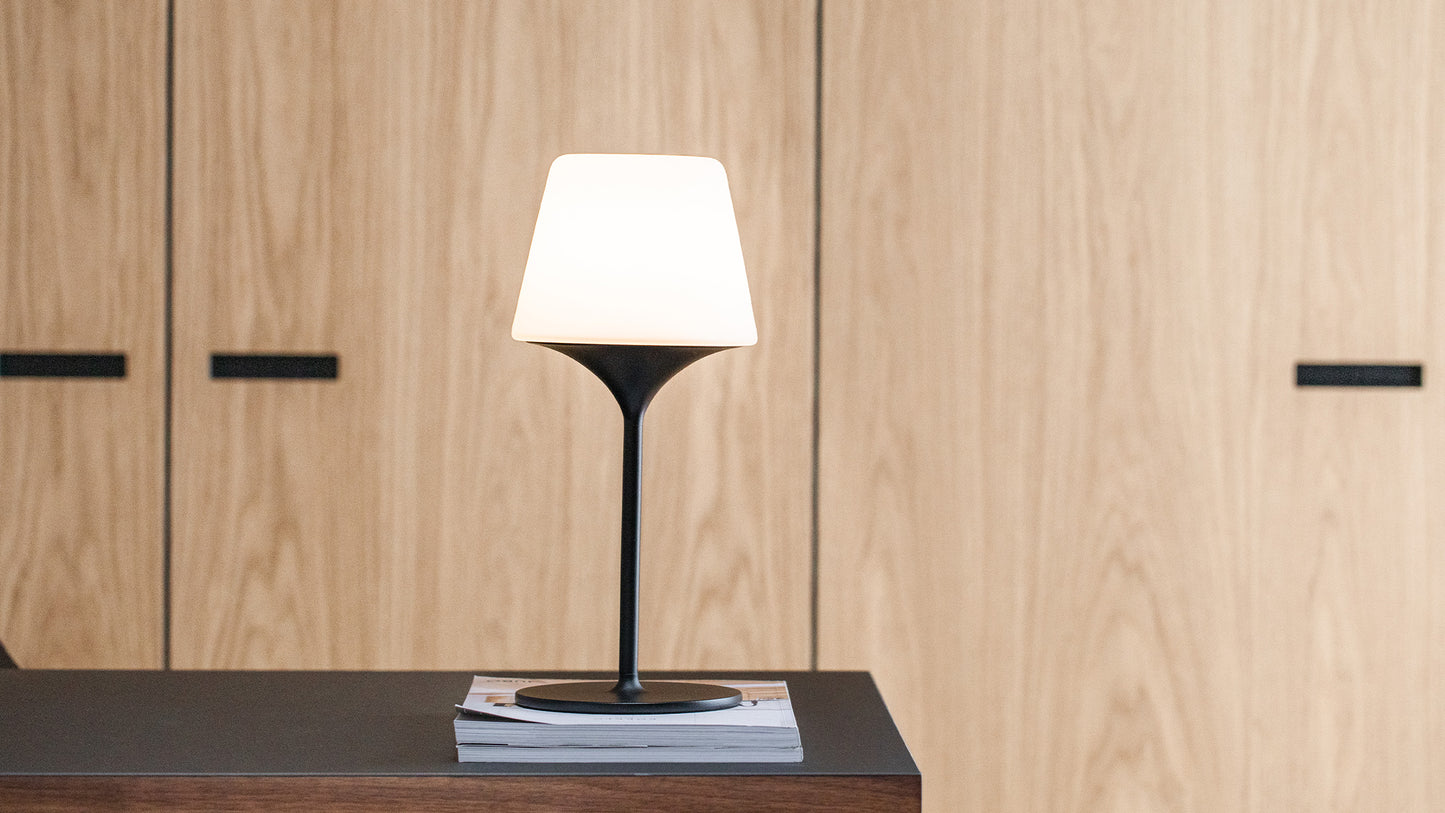 Ambience - Lamp Intelligent & Aalborg base - Innendørs/utendørs lampe med fot i glass og stål