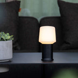 Svart Ambience Lamp Intelligent+ med London base i rustfritt stål, utendørs belysning, størrelse 8.