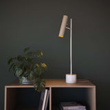 Expo Table bordlampe med polert marmorsokkel og matt aluminium i moderne design