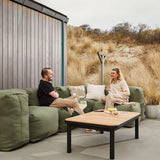 Soft Sofa Outdoor 4-seters hjørnesofa i Kirra Olive, værbestandig stoff og myk polstring.