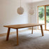 Edge Dining Table i europeisk eik, 240x100 cm, med fasettert bordplate og solide bordben.