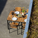 Kirra Dining Table utendørs spisebord i pulverlakkert aluminium og ubehandlet teak, 150x90 cm.