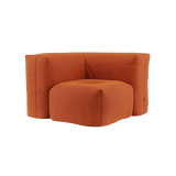 Soft Sofa Indoor hjørnesofa i oransje Jaquard tekstil med myke puter og modulært design.