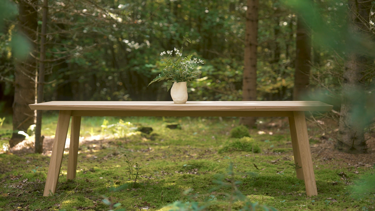 Edge Dining Table - 240x100 cm - Spisebord i eik
