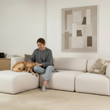 Fjord Sofa seteavdeling i Cosmo Mustard med myke linjer og skandinavisk design.