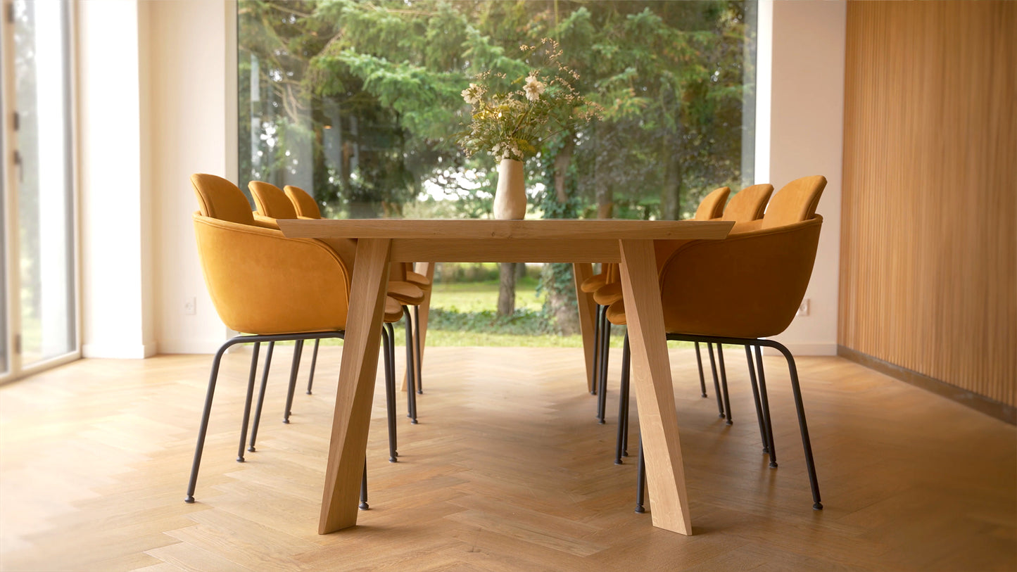 Edge Dining Table - 240x100 cm - Spisebord i eik