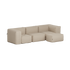 Beige utendørs sofa med tre sitteplasser og puff myke formstabile puter og et moderne uttrykk for komfortabel avslapning under åpen himmel