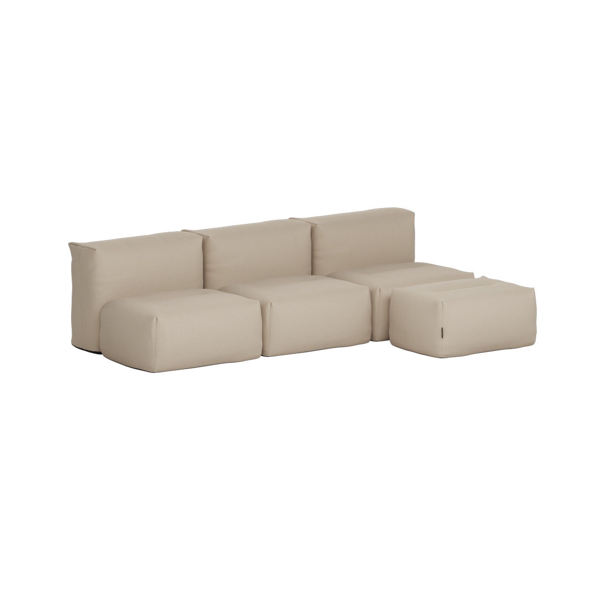 Beige utendørs treseters sofa med myke formstabile puter og separat puff fra sackit Norway for komfortabel nordisk utestue