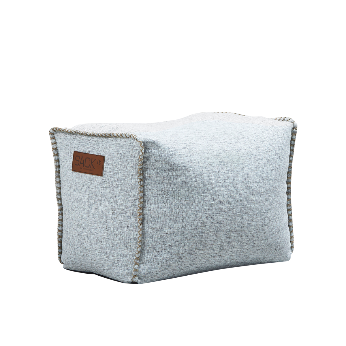 Hvit Cobana Square Pouf med vannavvisende stoff og firkantet form på hvit bakgrunn.