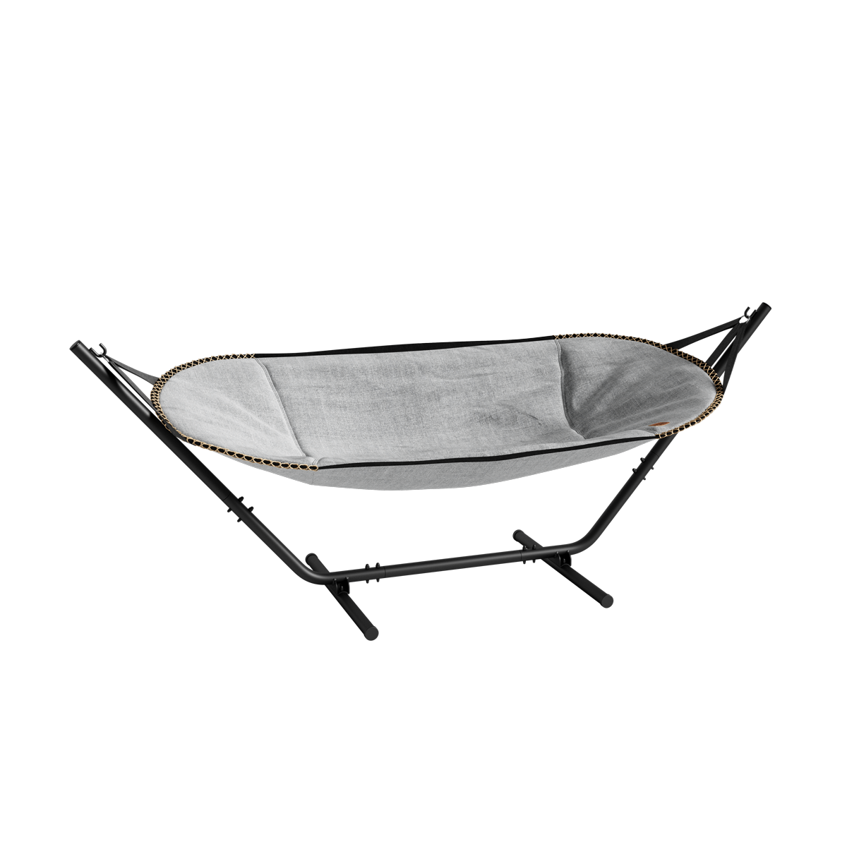 Cobana Hammock hengekøye i sand melange med svart pulverlakkert aluminiumsstativ.
