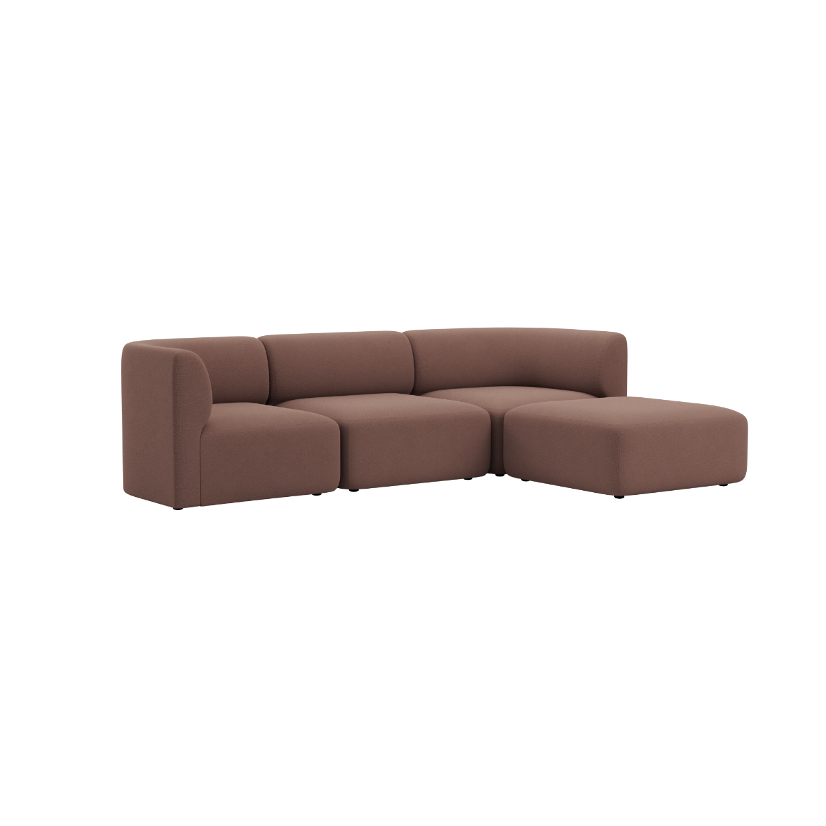 Brun Fjord sofa med tre sitteplasser og romslig sjeselong myke avrundede former og rolig skandinavisk design fra sackit