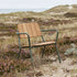 Kirra Patio Lounge Chair i olivengrønn med pulverlakkert aluminium og teak, utendørs bruk.