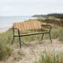 Kirra Patio Bench i pulverlakkert aluminium med Noir farget teakbenk, utendørs design.