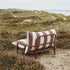 Mollis Lounge Chair i Renesse Chestnut med pulverlakkert aluminiumsramme og tekstil, utendørs loungestol.