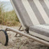 Mollis Sunbed utendørs solseng i Renesse Taupe med justerbart rygglen og aluminiumsramme.