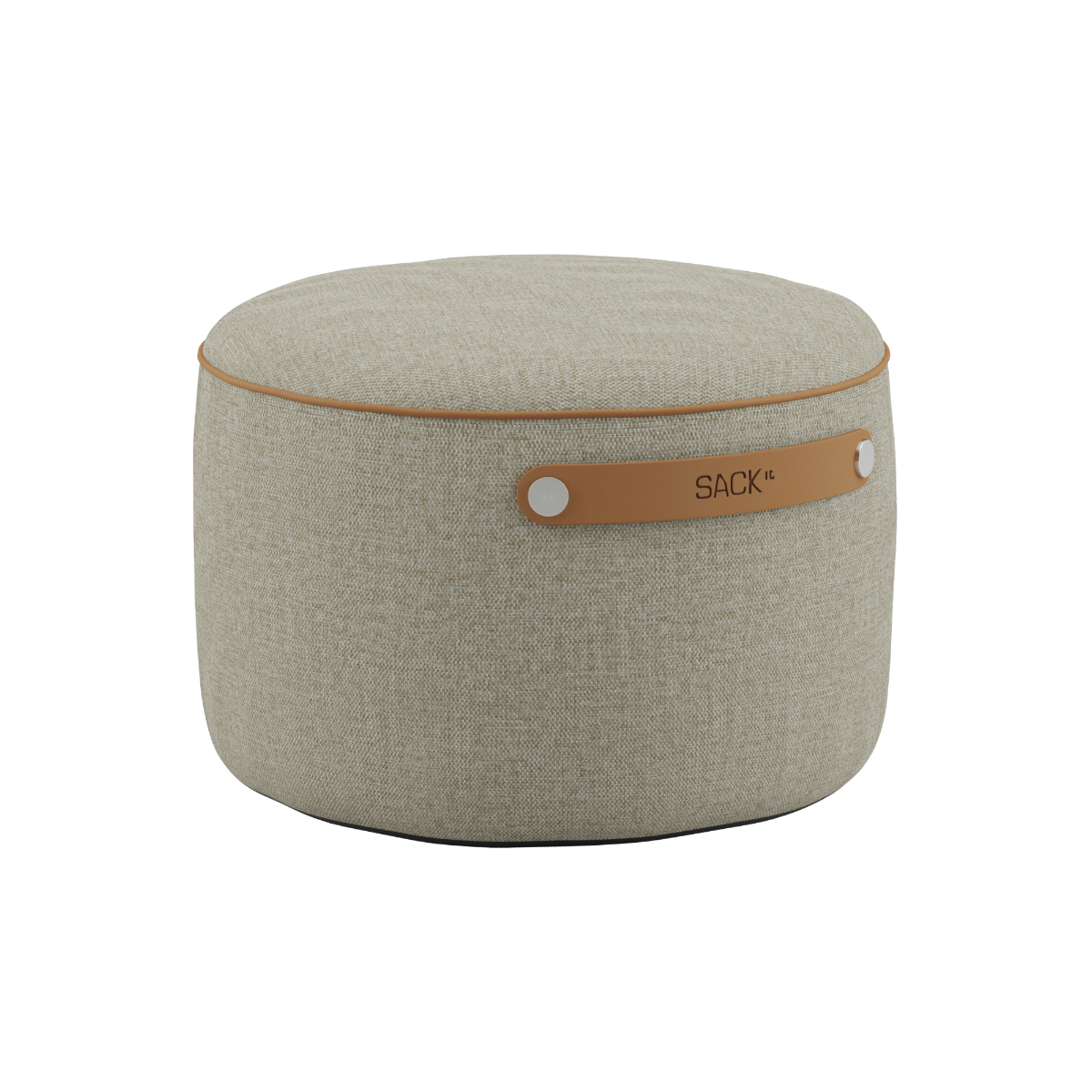 SACKit Pouf Indoor i Cosmo Beige tekstil, rund puf med kaldskumfylling og dekorativt PU-skinnhåndtak.