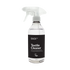 Transparent sprayflaske med sackit Textile Cleaner og svart etikett for enkel rengjøring av tekstilmøbler.