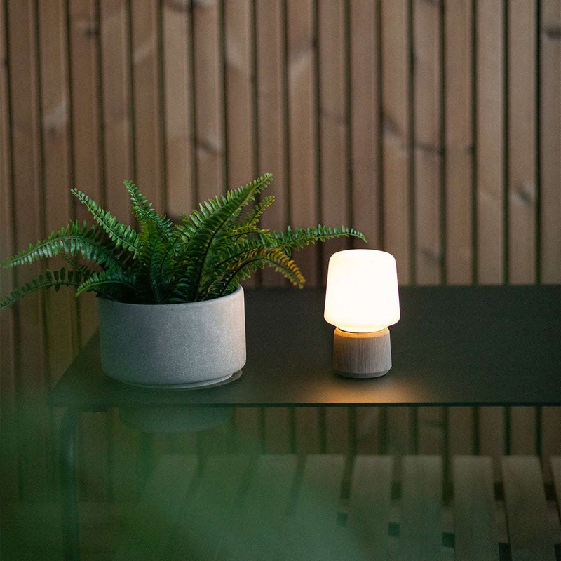 Oslo Lamp Base i massivt FSC-sertifisert eiketre, størrelse 5, naturlig farge, innendørs bruk.