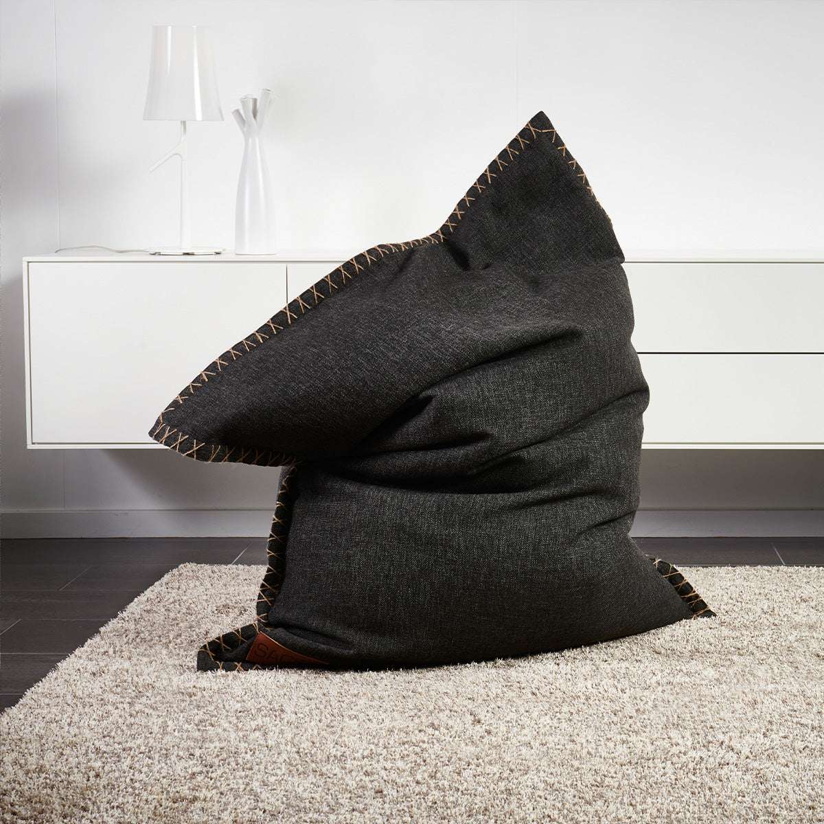 Cobana Beanbag i grått stoff, stor vannavstøtende sakkosekk for innendørs og utendørs bruk.