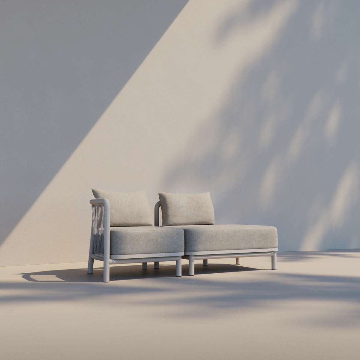 Kirra Lounge Sofa i Kirra Sand med åpen venstre ende, modulær utendørs sofa med aluminiumsramme og olefin-tekstiler.