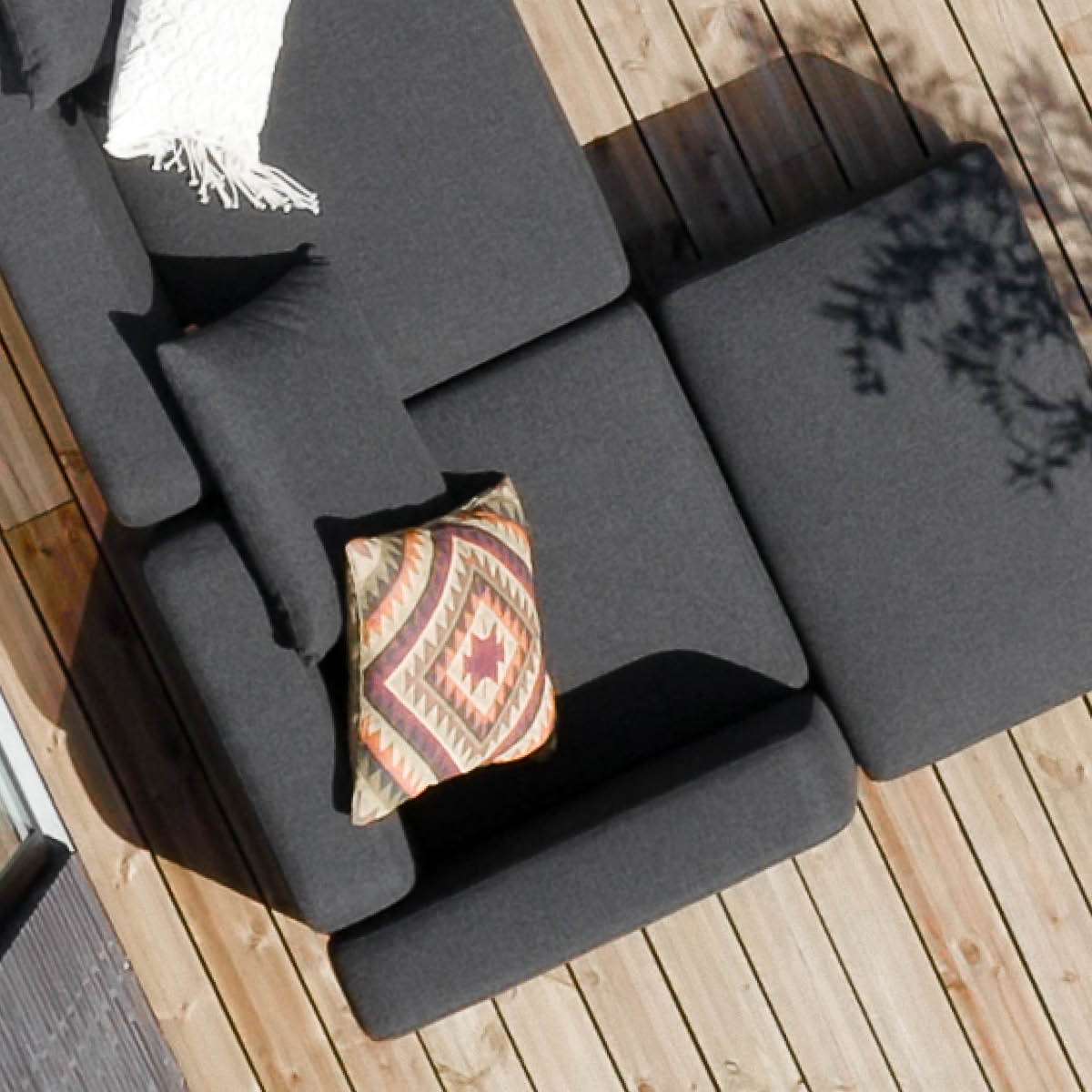 Cobana Lounge Sofa hjørnemodul i svart med aluminiumsramme og tekstil, utendørs bruk.