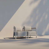 Kirra Lounge Sofa Corner i Kirra Sand med aluminiumsramme og olefin-tekstiler for utendørs bruk.