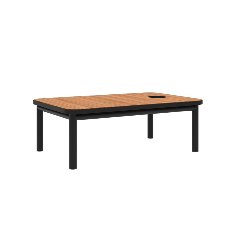 Kirra Coffee Table i svart pulverlakkert aluminium med teakbordplate og tilbehør montert, utendørs sofabord.