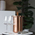 SACKit Wine Cooler Copper vinkjøler i satengpolert rustfritt stål med skinnhåndtak, rund form.