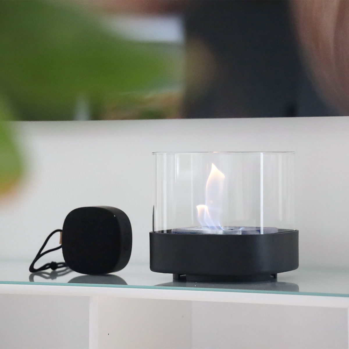 SACKit Bio Lamp i svart pulverlakk med rustfritt stål og varmeresistent glass, utendørsbelysning.