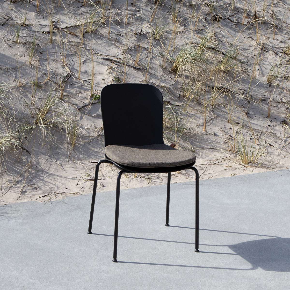 Patio Chair no. One med Cobana Brown pute i olefinfiber, utendørs spisebordsstol med sklisikker bakside.