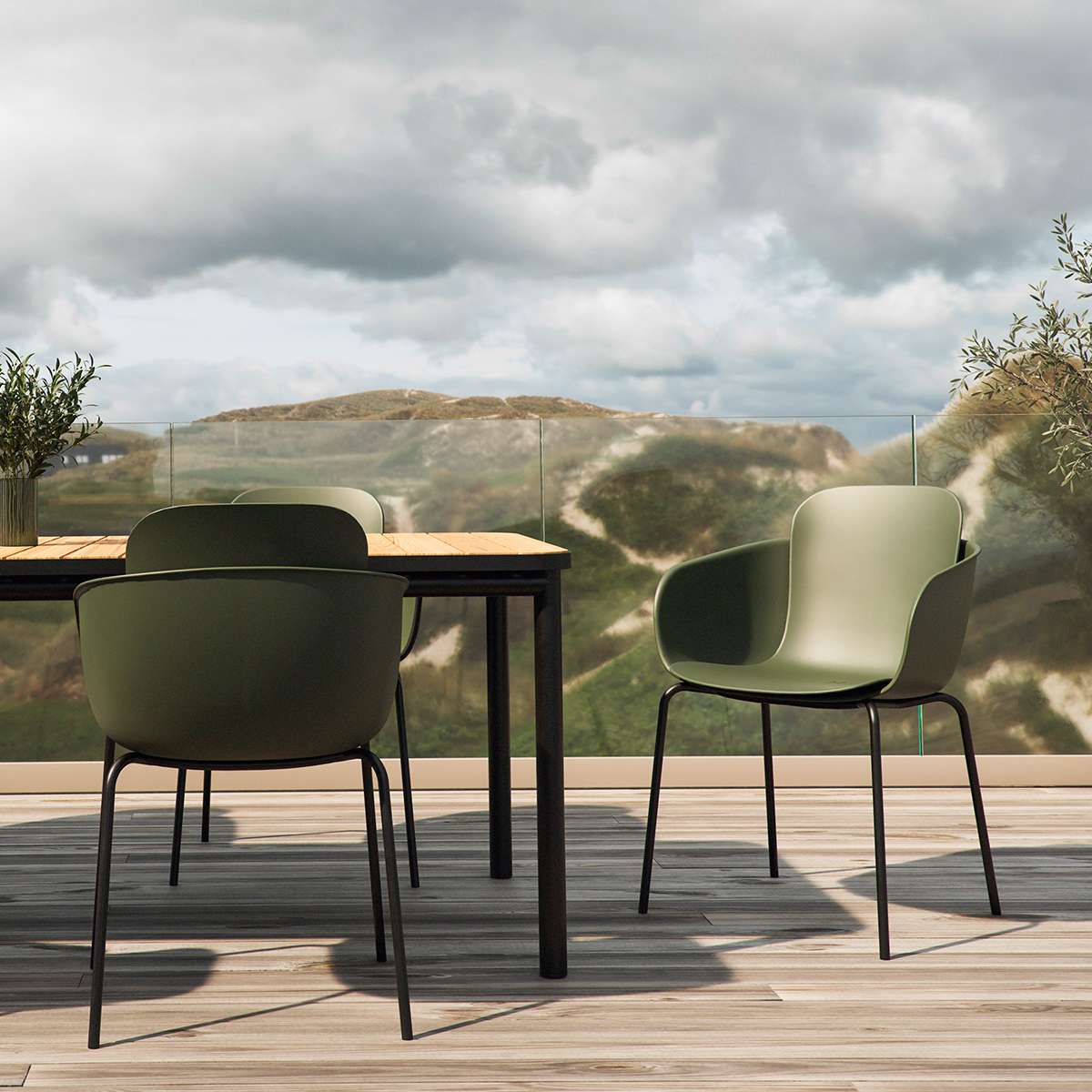 Patio Chair no. One S2 i olivengrønt og svart med to formstøpte skall og pulverlakkert stålstel.