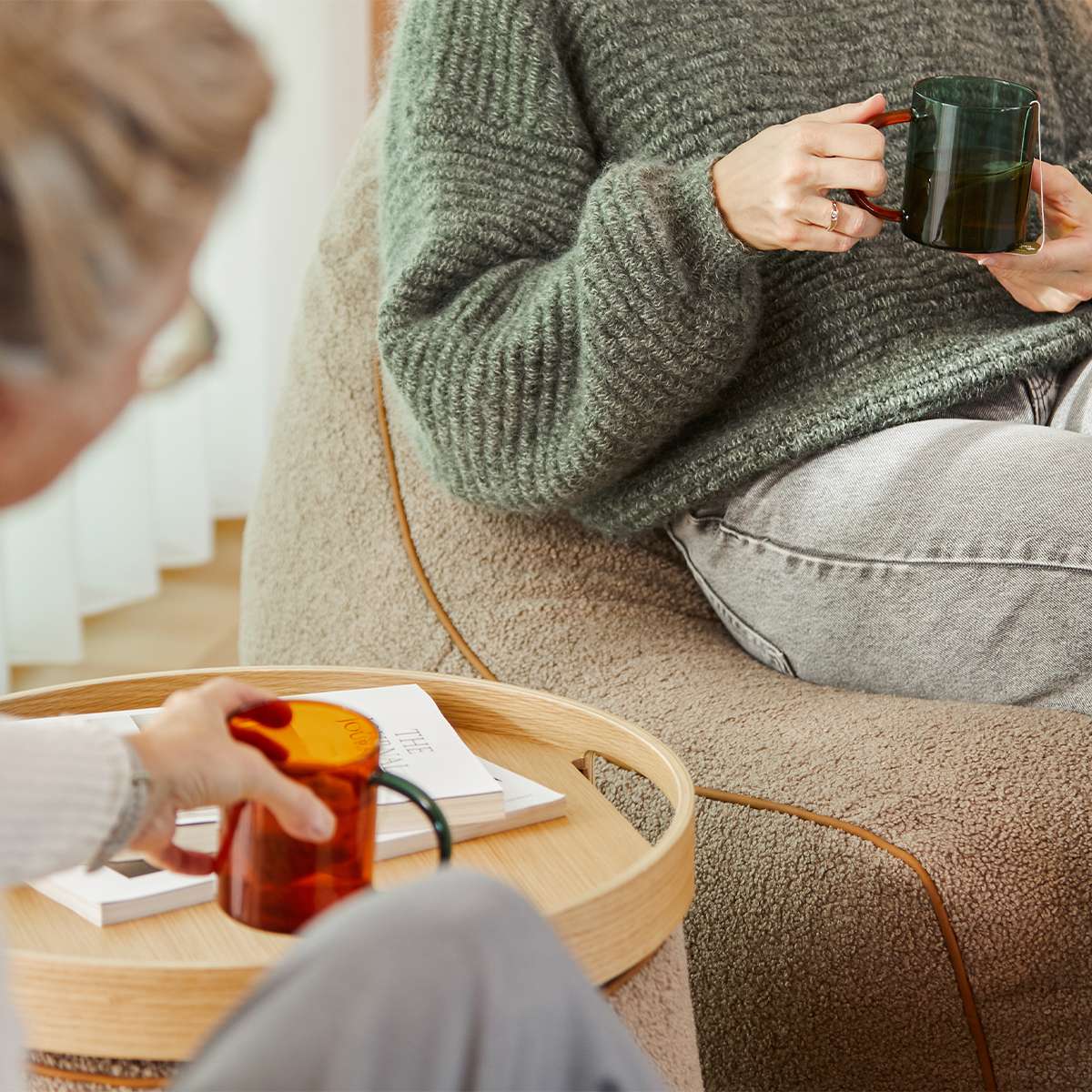 SACKit Chair & Pouf Indoor i myk Teddy Brown tekstil, loungemøbel med pute og puf i skandinavisk design.