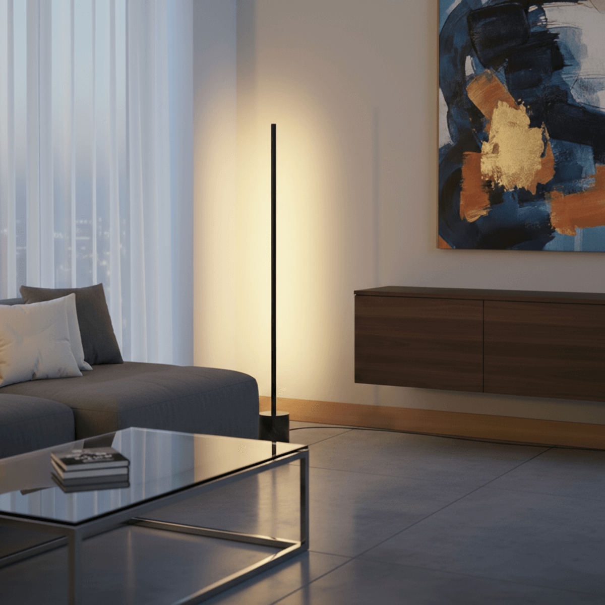 SACKit Expo 120 svart gulvlampe med slank aluminiumsprofil og marmorbase, oppadrettet LED-lys.