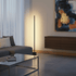 SACKit Expo 120 svart gulvlampe med slank aluminiumsprofil og marmorbase, oppadrettet LED-lys.
