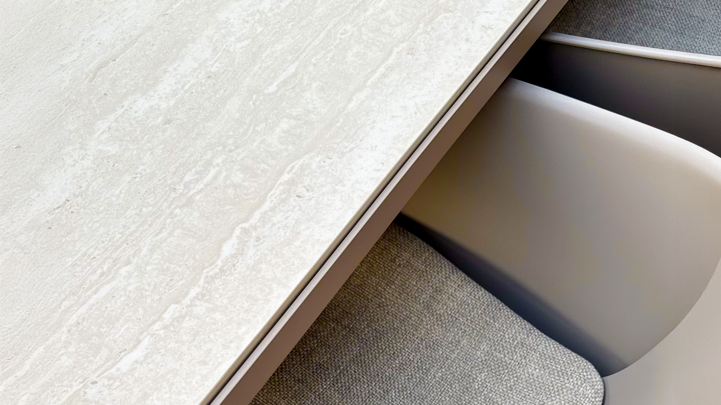 Kirra Dining Table 210x90 Ceramic - Utendørs spisebord for 6 personer i keramikk og aluminium