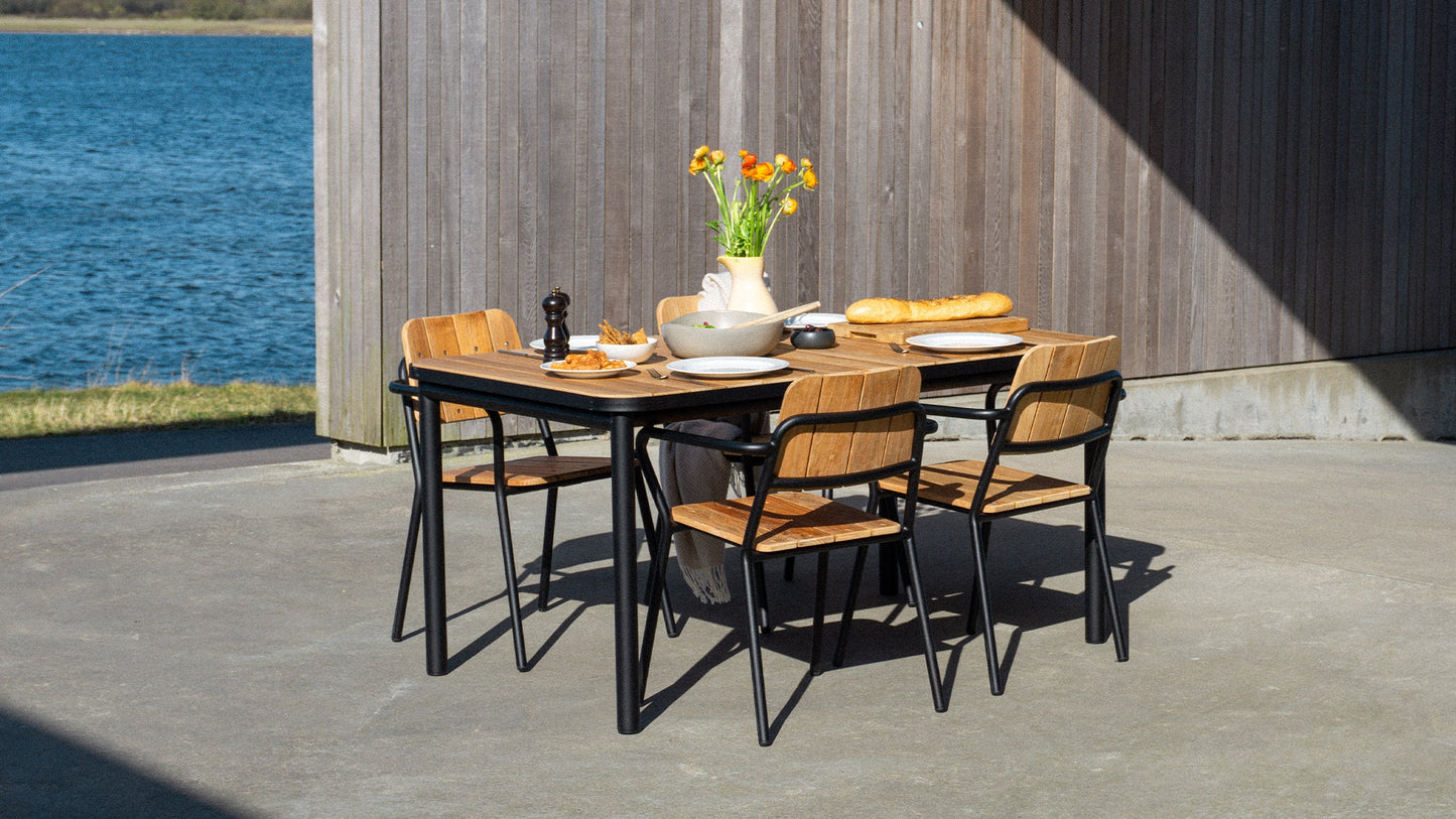 Kirra Dining Table 150x90 - Utendørs spisebord for 4 personer i teak og aluminium