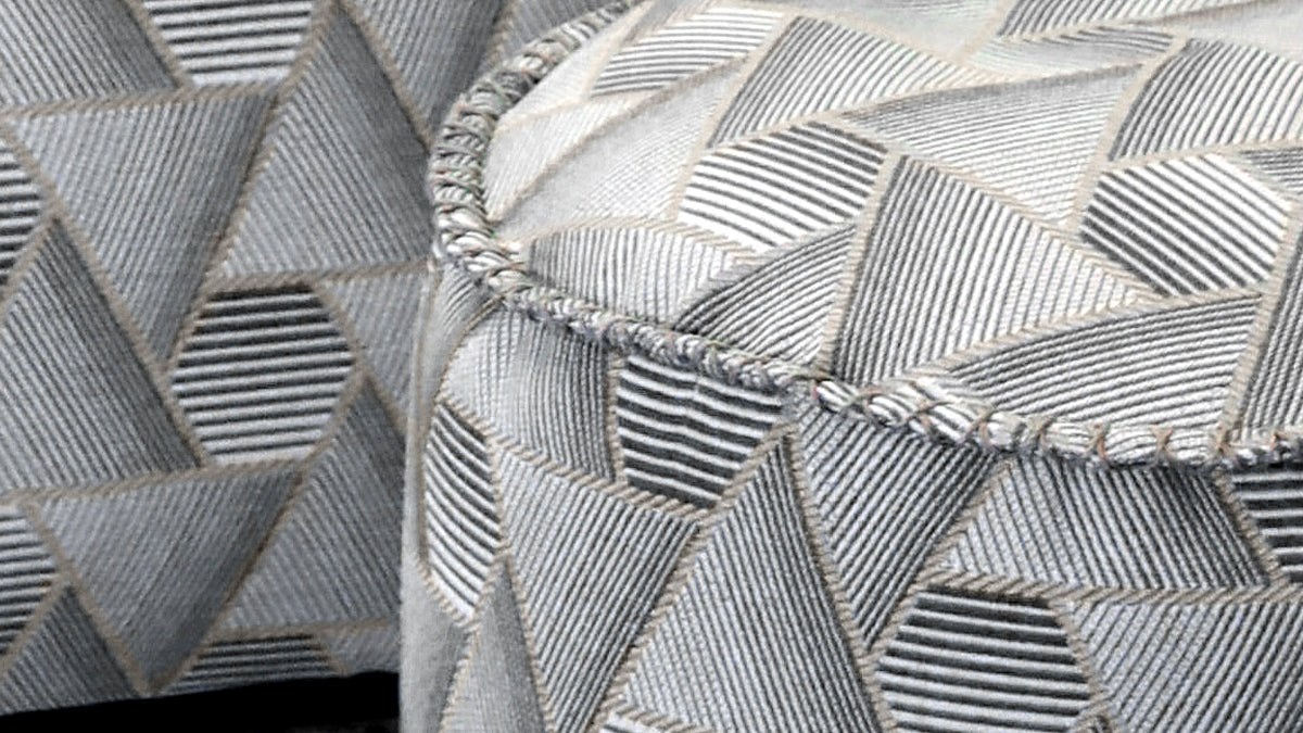 Pouf Noir - Limited Edition - Elegant designet Limited Edition puff