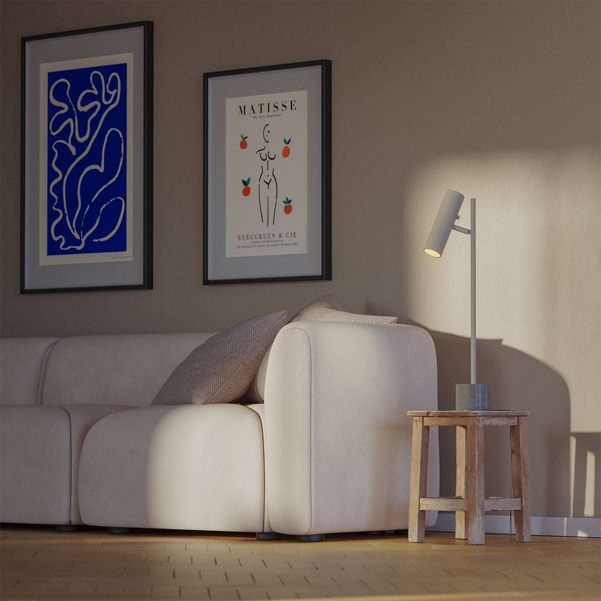 Expo Table bordlampe i grå aluminium med marmor sokkel og berøringsknapp, innendørs belysning.