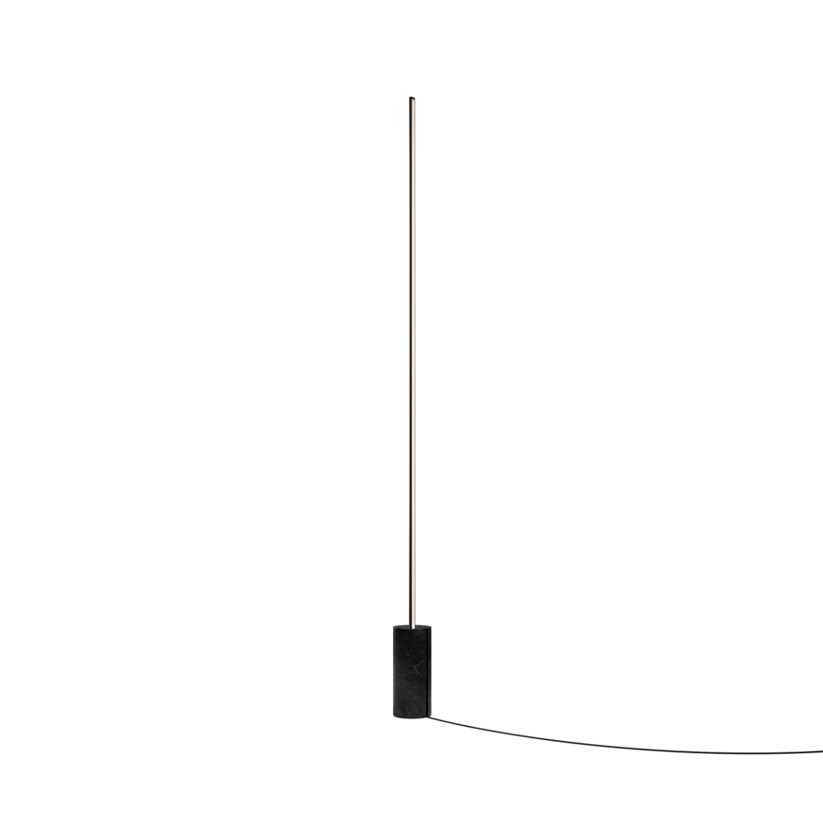 SACKit Expo 185 svart gulvlampe med slank aluminiumsprofil og marmorfot, vertikal frostet LED-stripe.