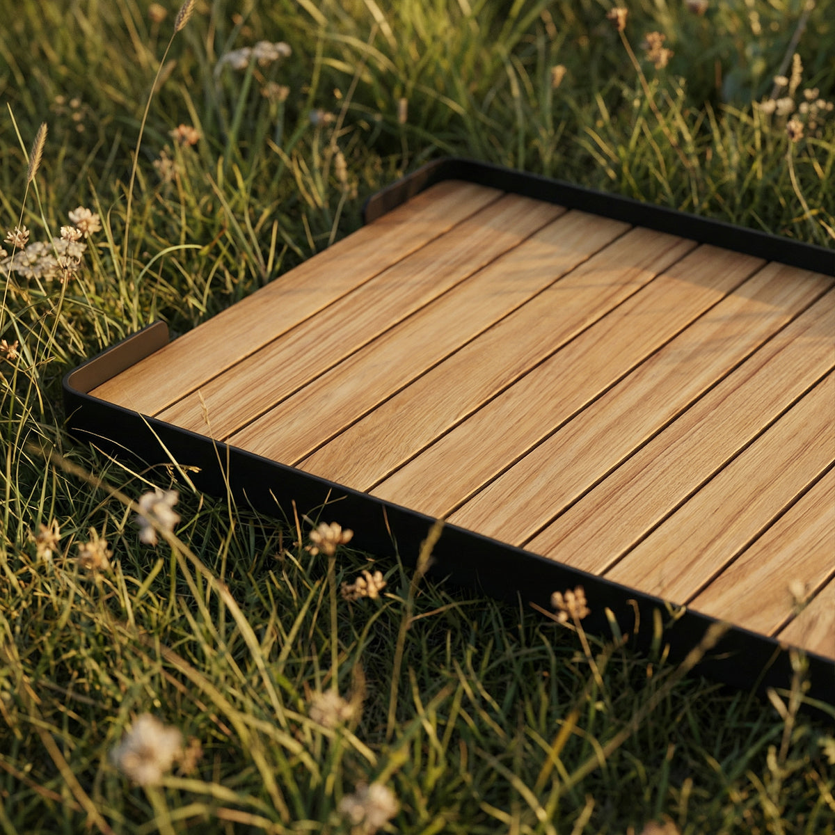 Patio Pouf Tray - Rektangulær serveringsbrett for innendørs og utendørs bruk