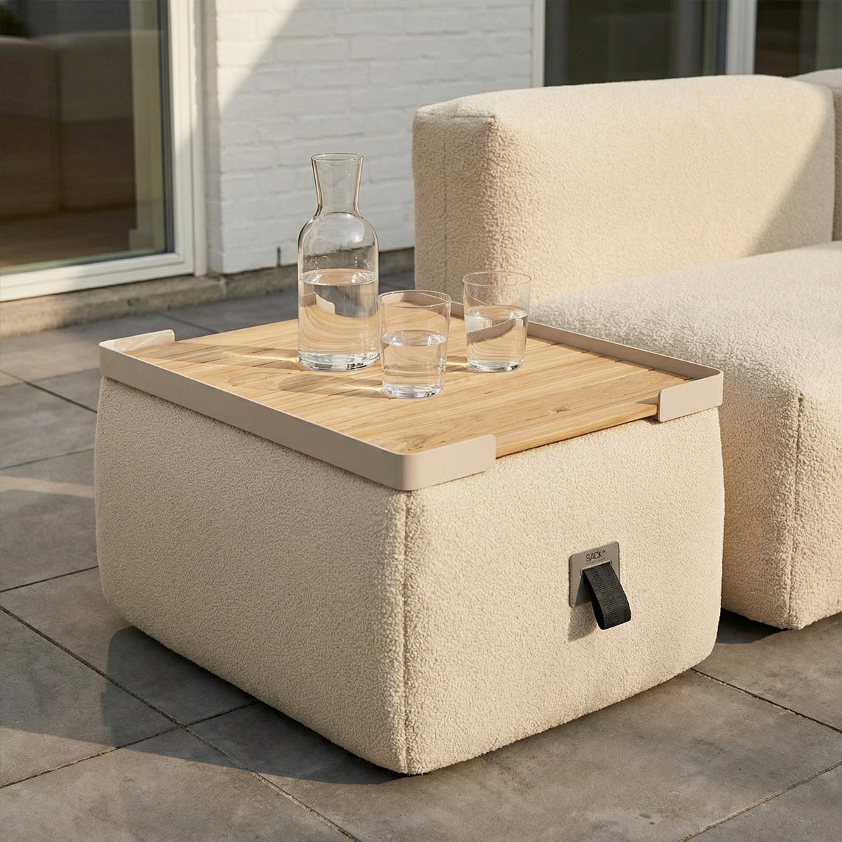 Patio Pouf Tray - Rektangulær serveringsbrett for innendørs og utendørs bruk