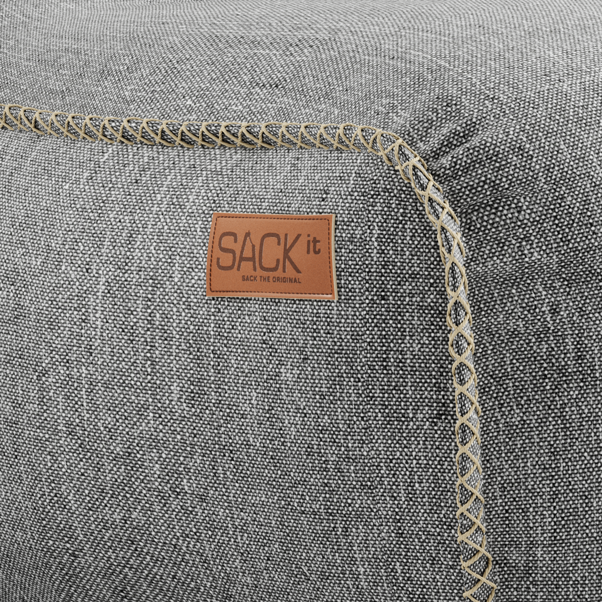 Cobana Lounge Chair i lys grå olefinfiber med ryggstøtte, innendørs og utendørs bruk.