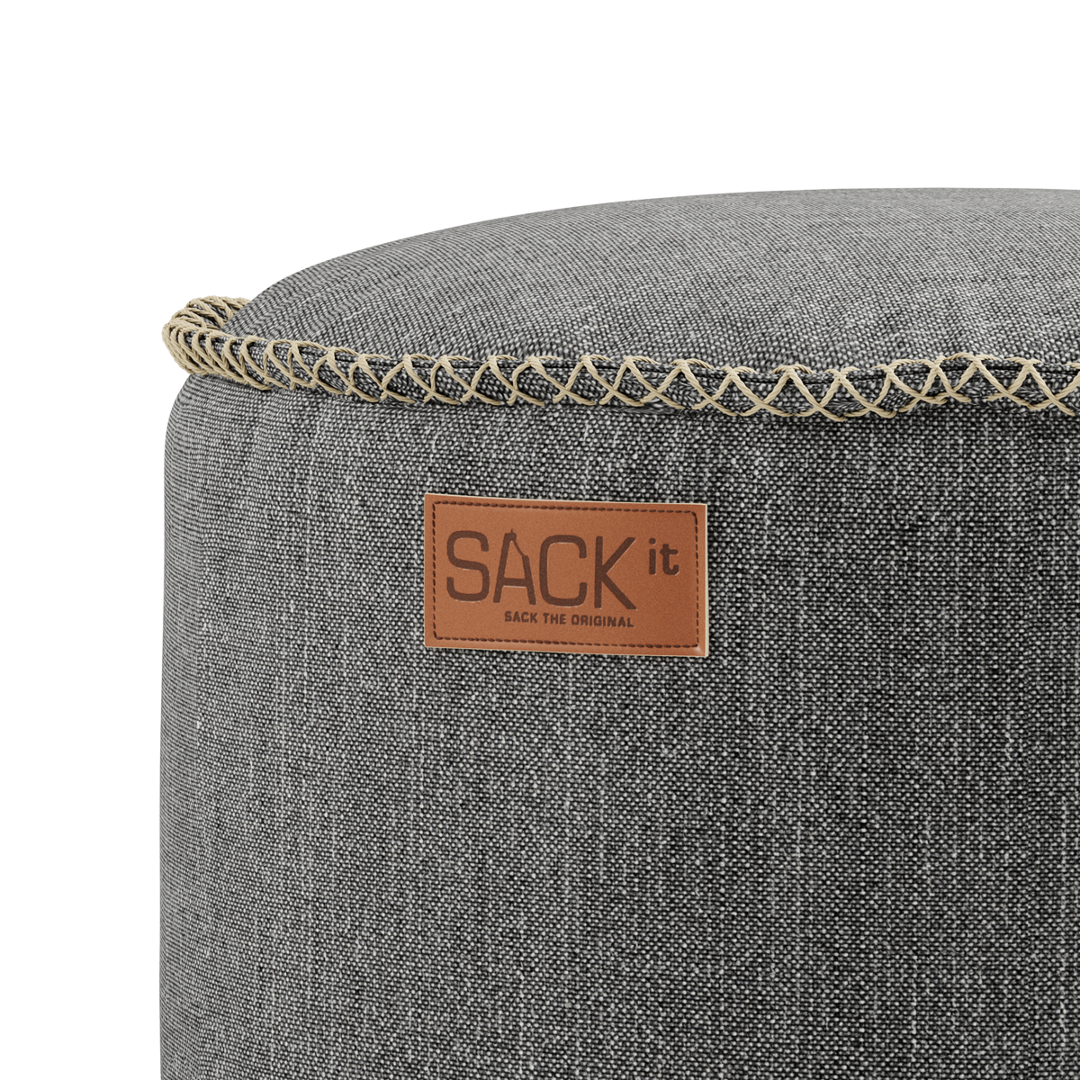 Rund Cobana Pouf i grått vannavstøtende stoff med håndsydde sømmer, 50 x 35 cm.