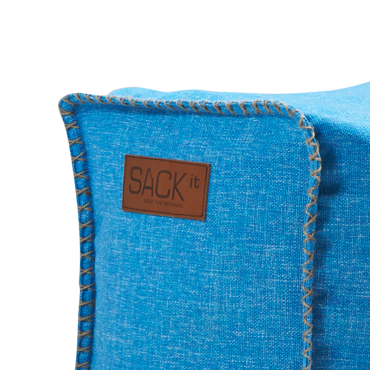 Cobana Square Pouf i svart olefinfiber med firkantet form og håndsydde sømmer.