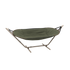 Cobana Hammock hengekøye i Kirra Olive med taupe pulverlakkert aluminiumstativ.
