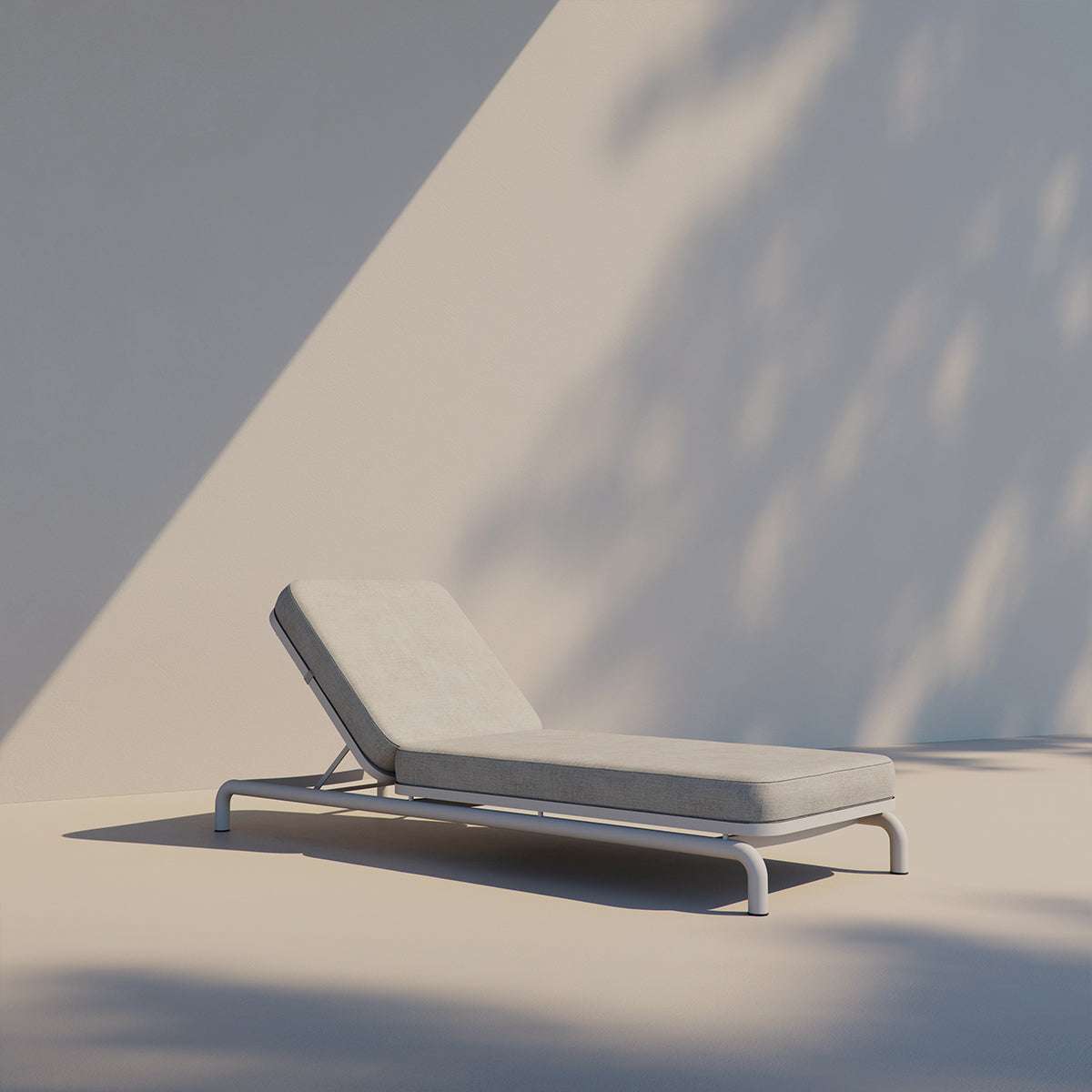 Kirra Sunbed hængekøje og solseng i sandfarvet olefin-tekstil med aluminiumsramme.
