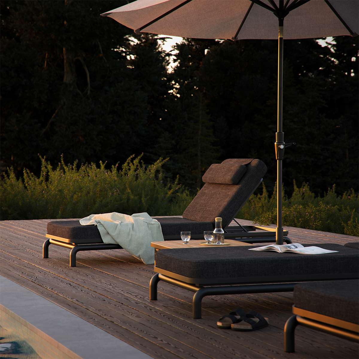 Kirra Sunbed solseng i fargen Kirra Sand med aluminiumsramme og tekstil, utendørs setting.