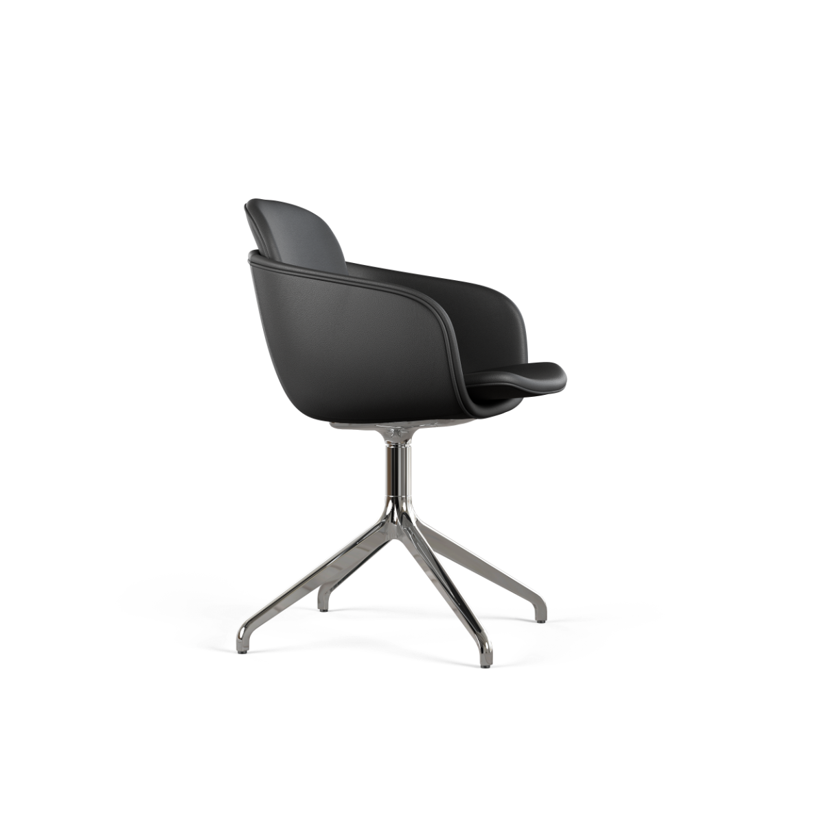 Chair no. One S2 spisestol i Terra Black med polert aluminium dreiefot, laget av resirkulerte materialer.