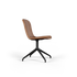 Brun spisestol med buet rygg og sete på sort svingbart understell fra sackit. Minimalistisk design med komfortabel form og nordisk uttrykk